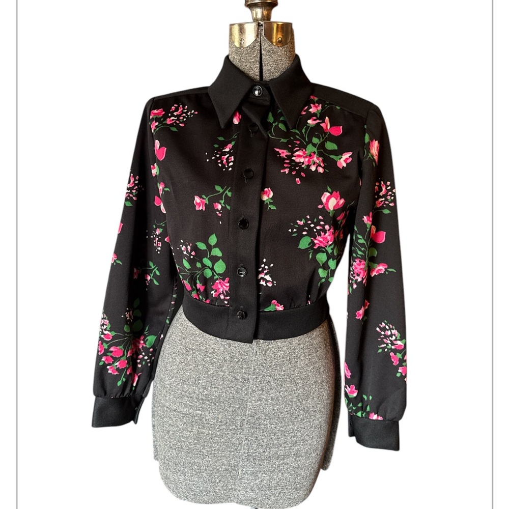 Adorable vintage crop jacket/top